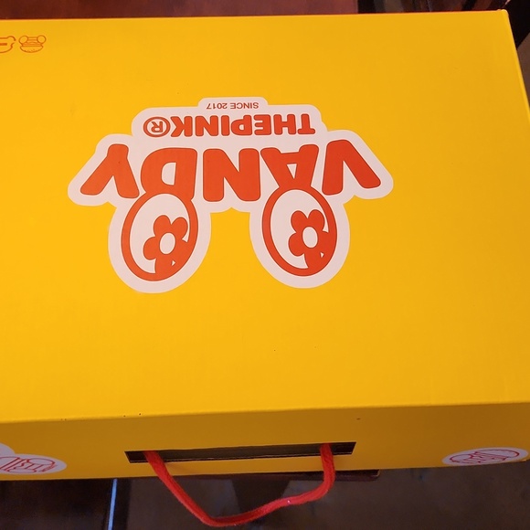 Vandy the pink Burger - Picture 3 of 4